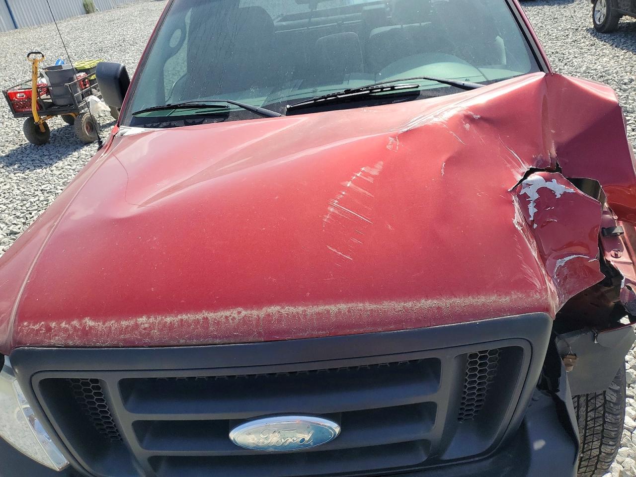 2007 Ford F150 Red vin: 1FTRF122X7NA47804