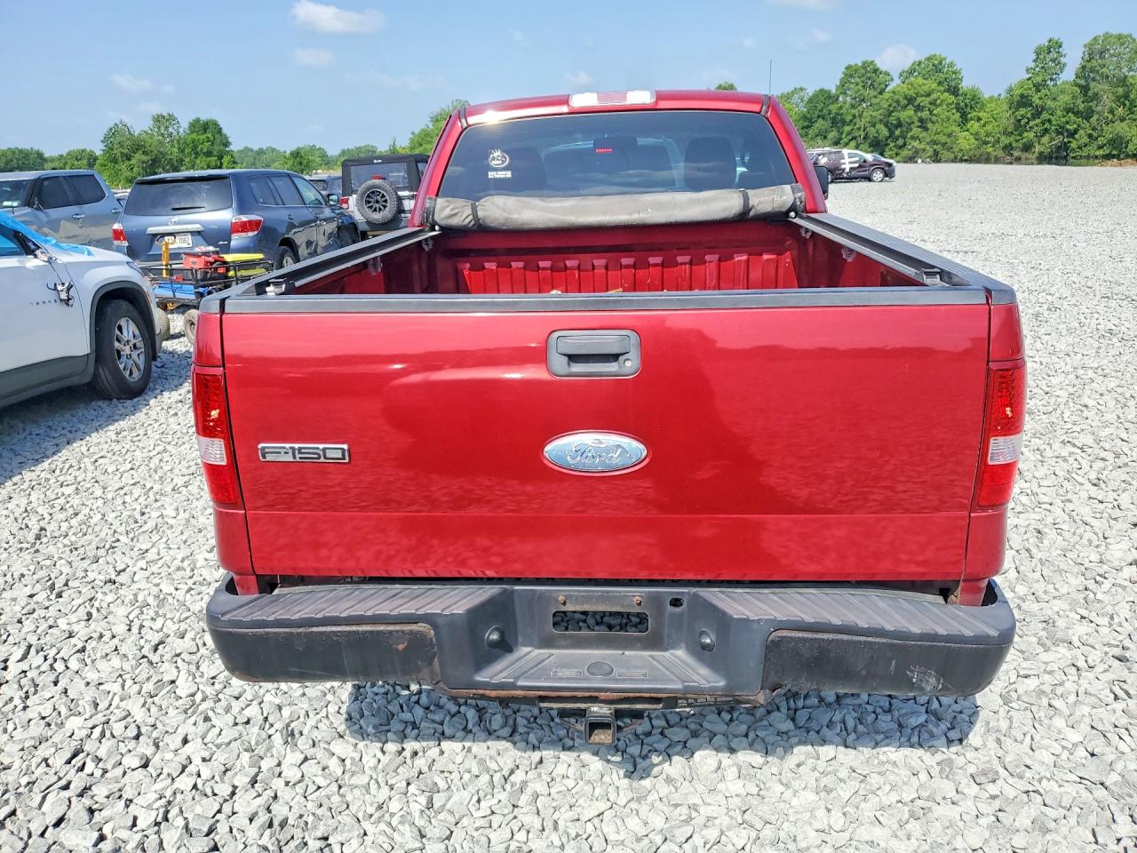 2007 Ford F150 Red vin: 1FTRF122X7NA47804