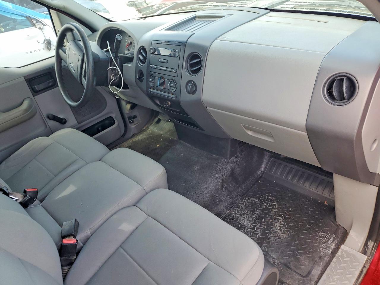 2007 Ford F150 Red vin: 1FTRF122X7NA47804