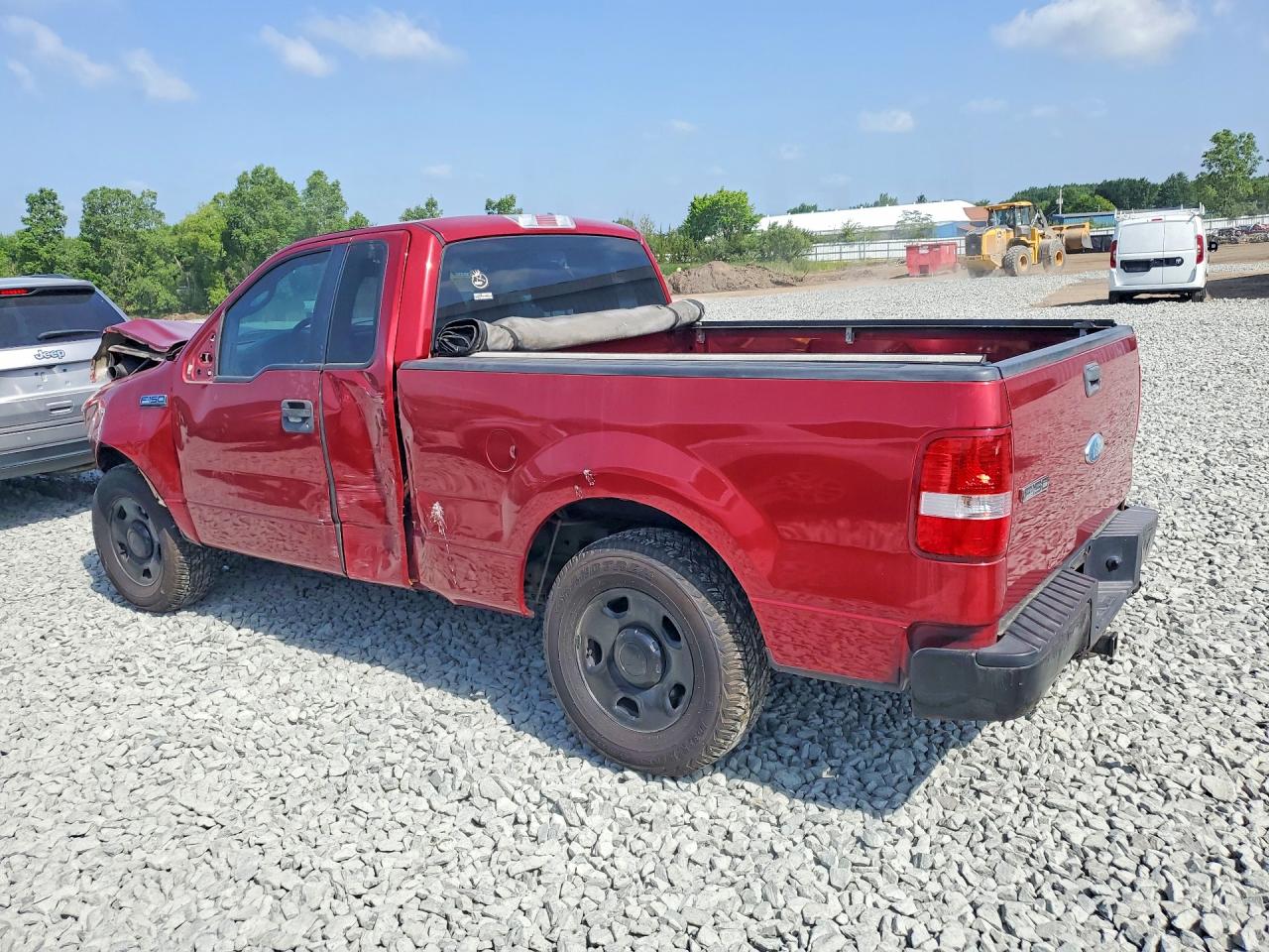 2007 Ford F150 Red vin: 1FTRF122X7NA47804