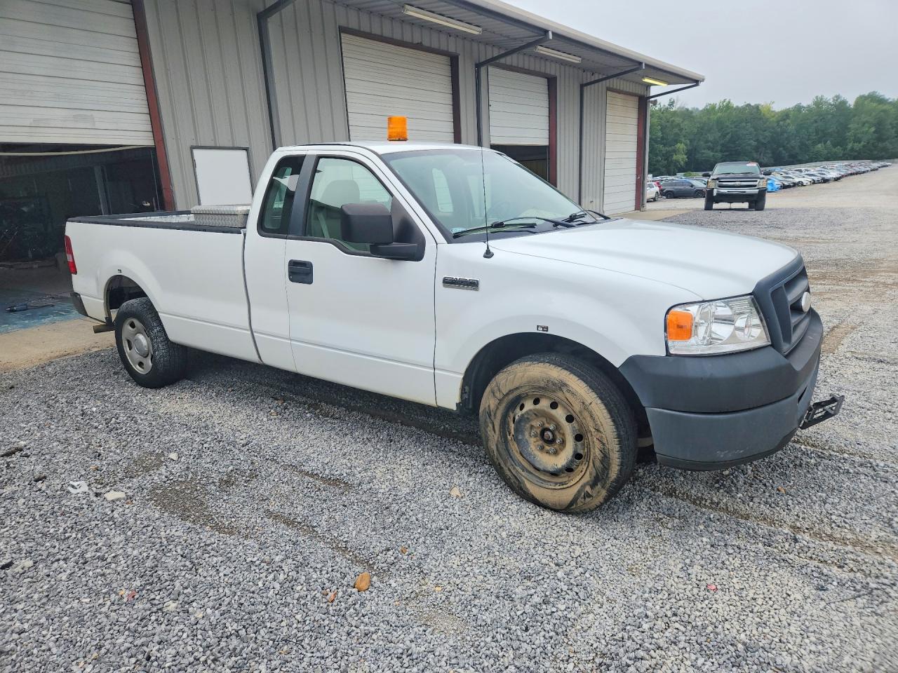 2008 Ford F150 White vin: 1FTRF122X8KB62860