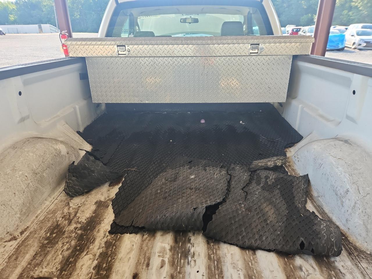 2008 Ford F150 White vin: 1FTRF122X8KB62860 Damage: Aftermarket Accessory, Aftermarket, Acceptable