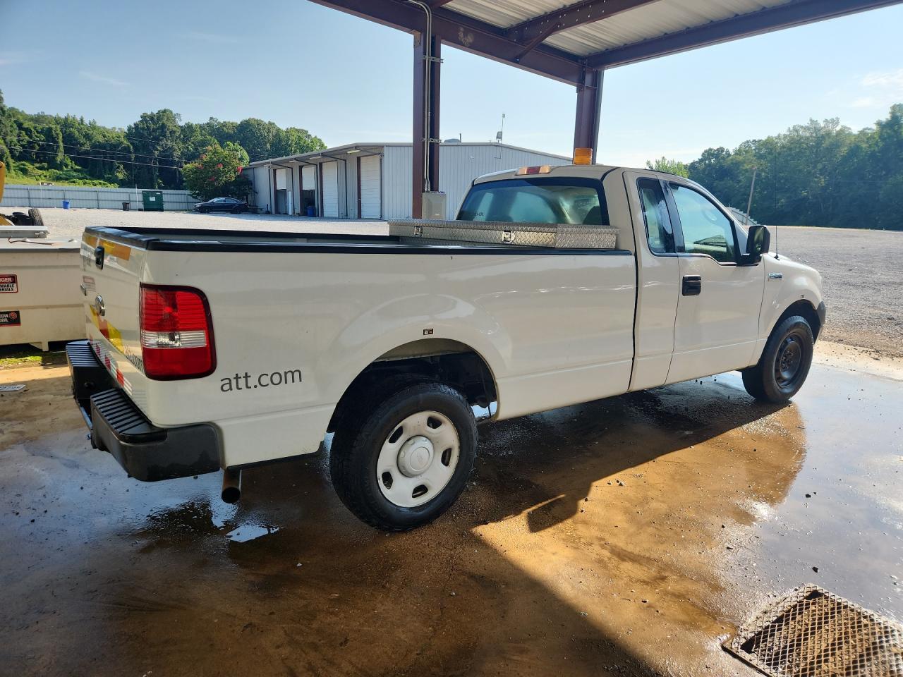2008 Ford F150 White vin: 1FTRF122X8KB62860 Damage: Right Bed Side, Heavy Scratch, 1/8 To 1/2 Inch