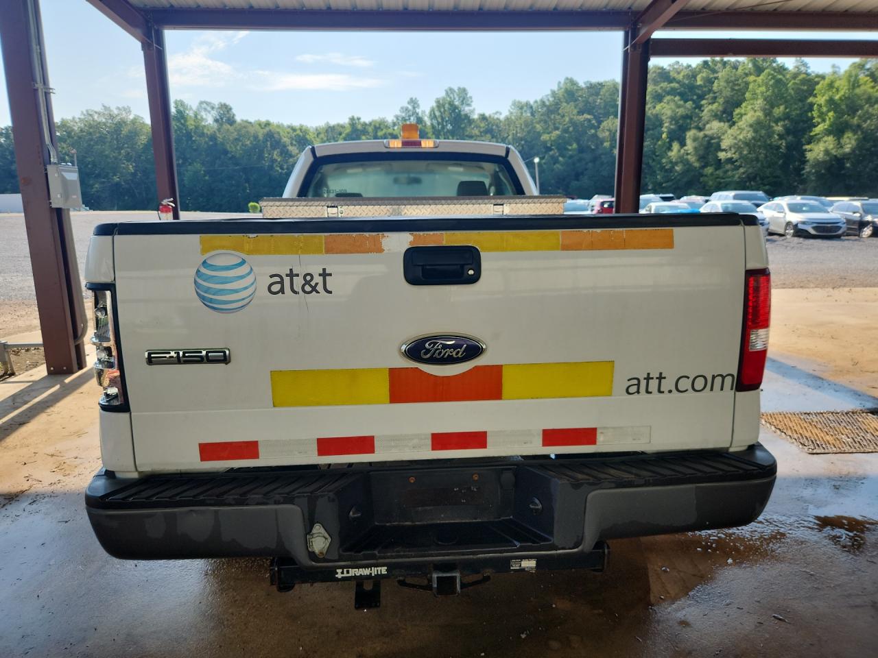 2008 Ford F150 White vin: 1FTRF122X8KB62860 Damage: Tailgate, Heavy Scratch, 4 To 5 Inches