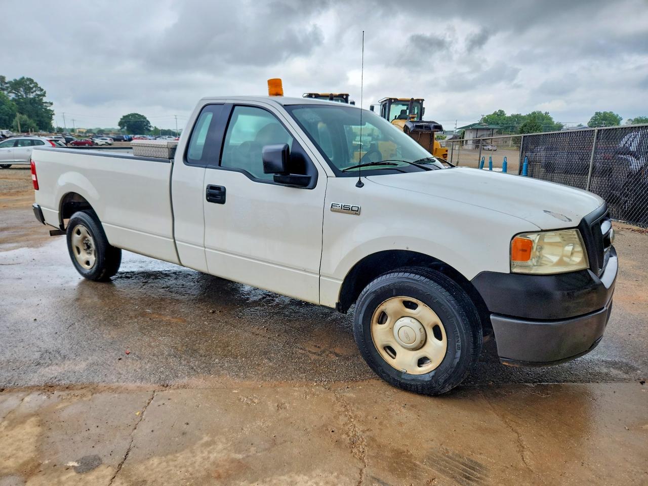 2008 Ford F150 White vin: 1FTRF122X8KB80565