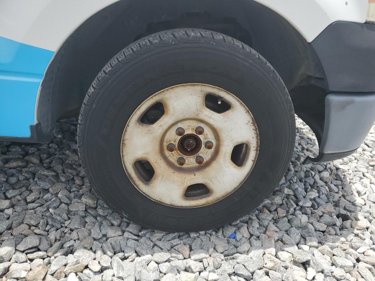 2008 Ford F150 White vin: 1FTRF122X8KB87628 Damage: Right Front Center Cap, Missing, Replacement Required
