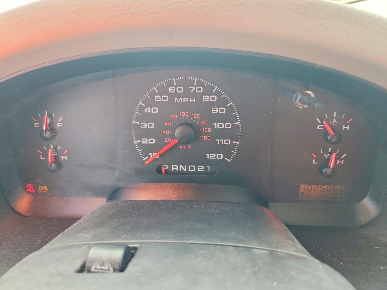 2008 Ford F150 White vin: 1FTRF122X8KB87628