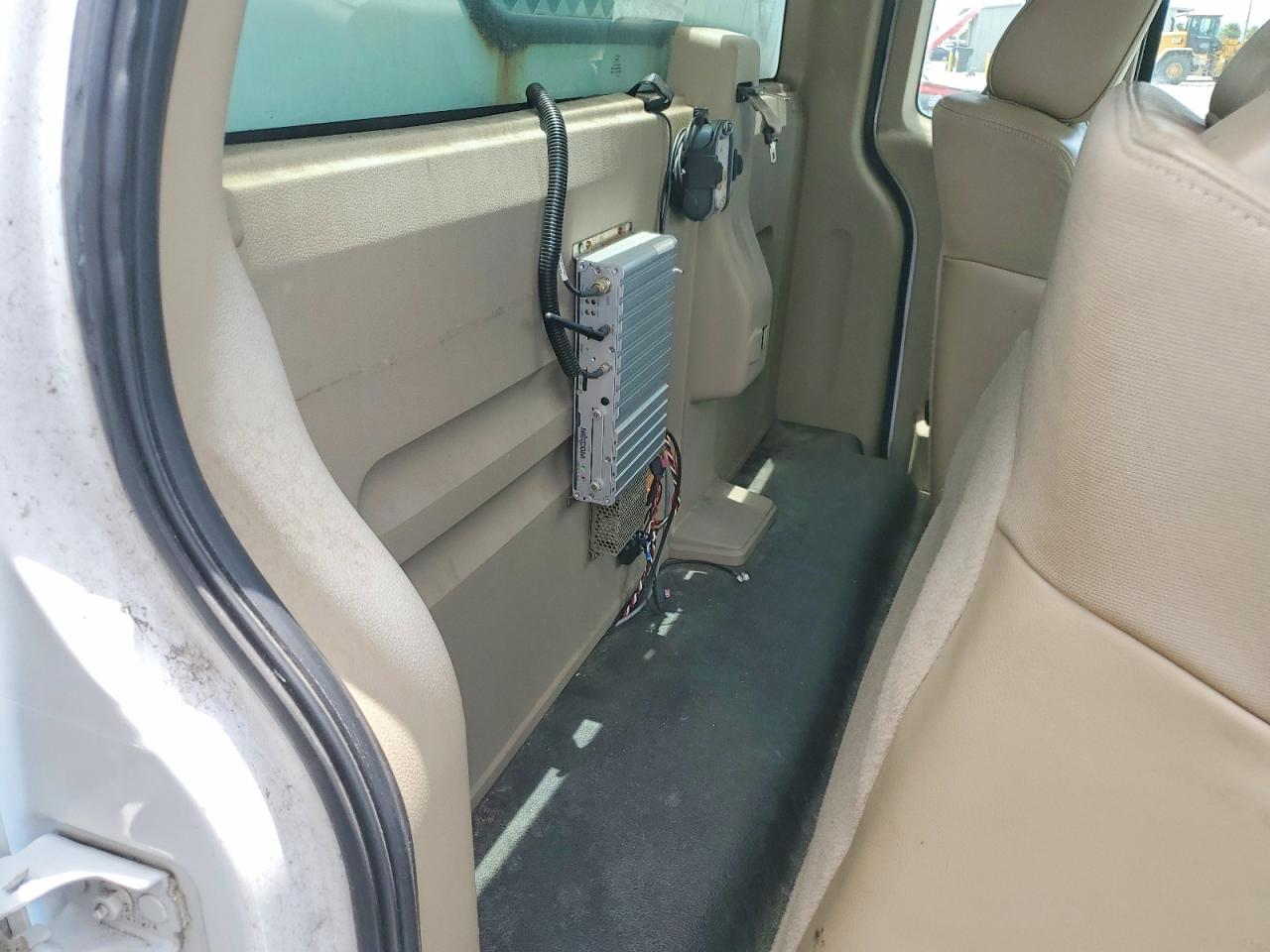 2008 Ford F150 White vin: 1FTRF122X8KB87628