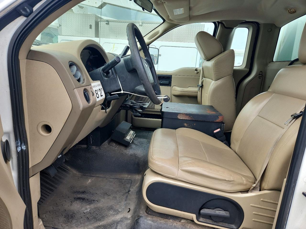 2008 Ford F150 White vin: 1FTRF122X8KB87628