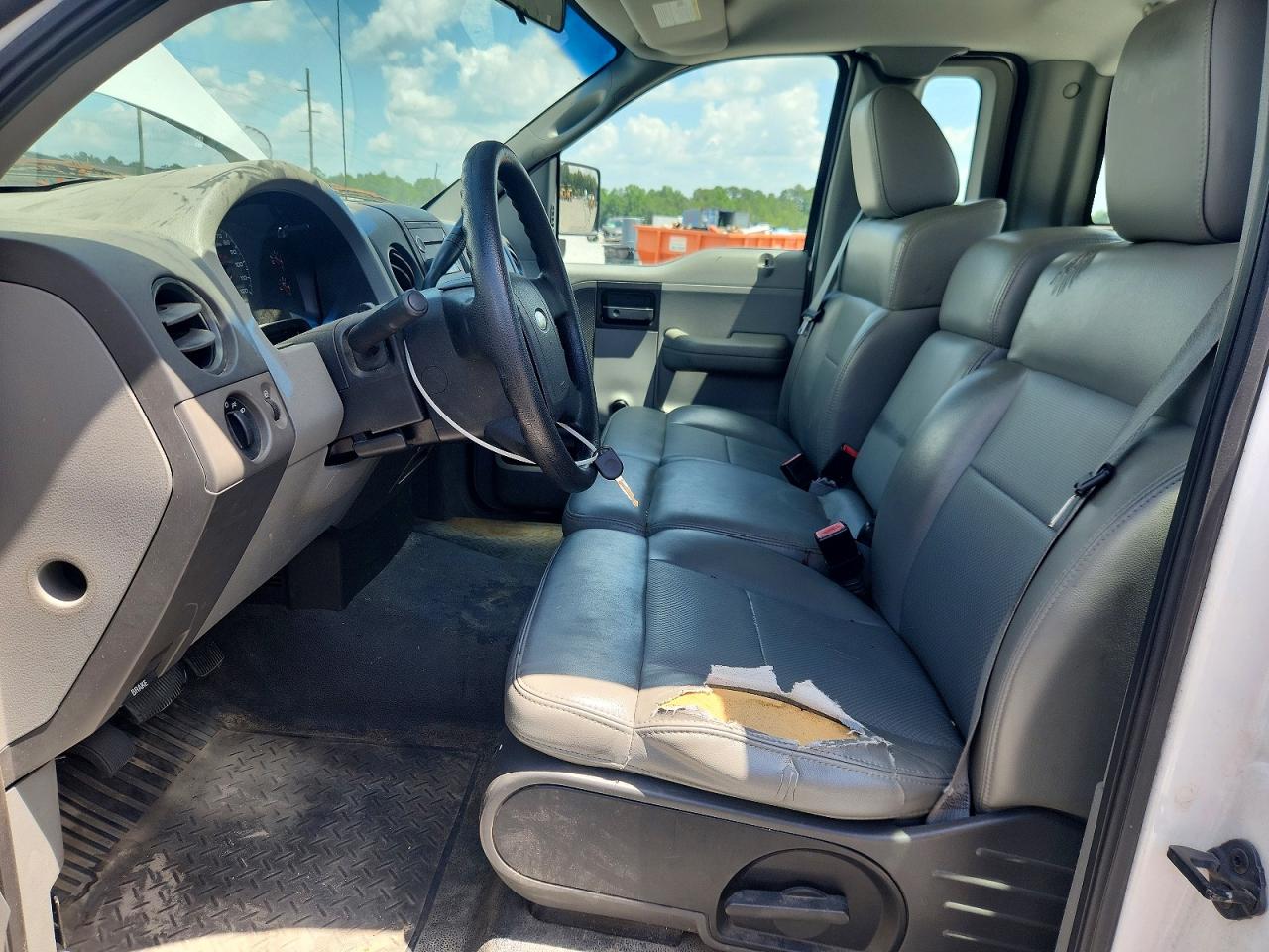 2008 Ford F150 White vin: 1FTRF122X8KD19030