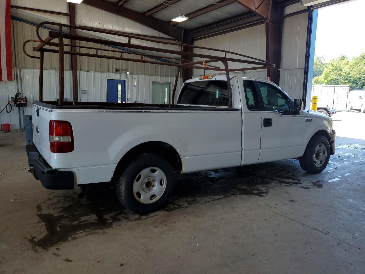 2008 Ford F150 White vin: 1FTRF122X8KD35079