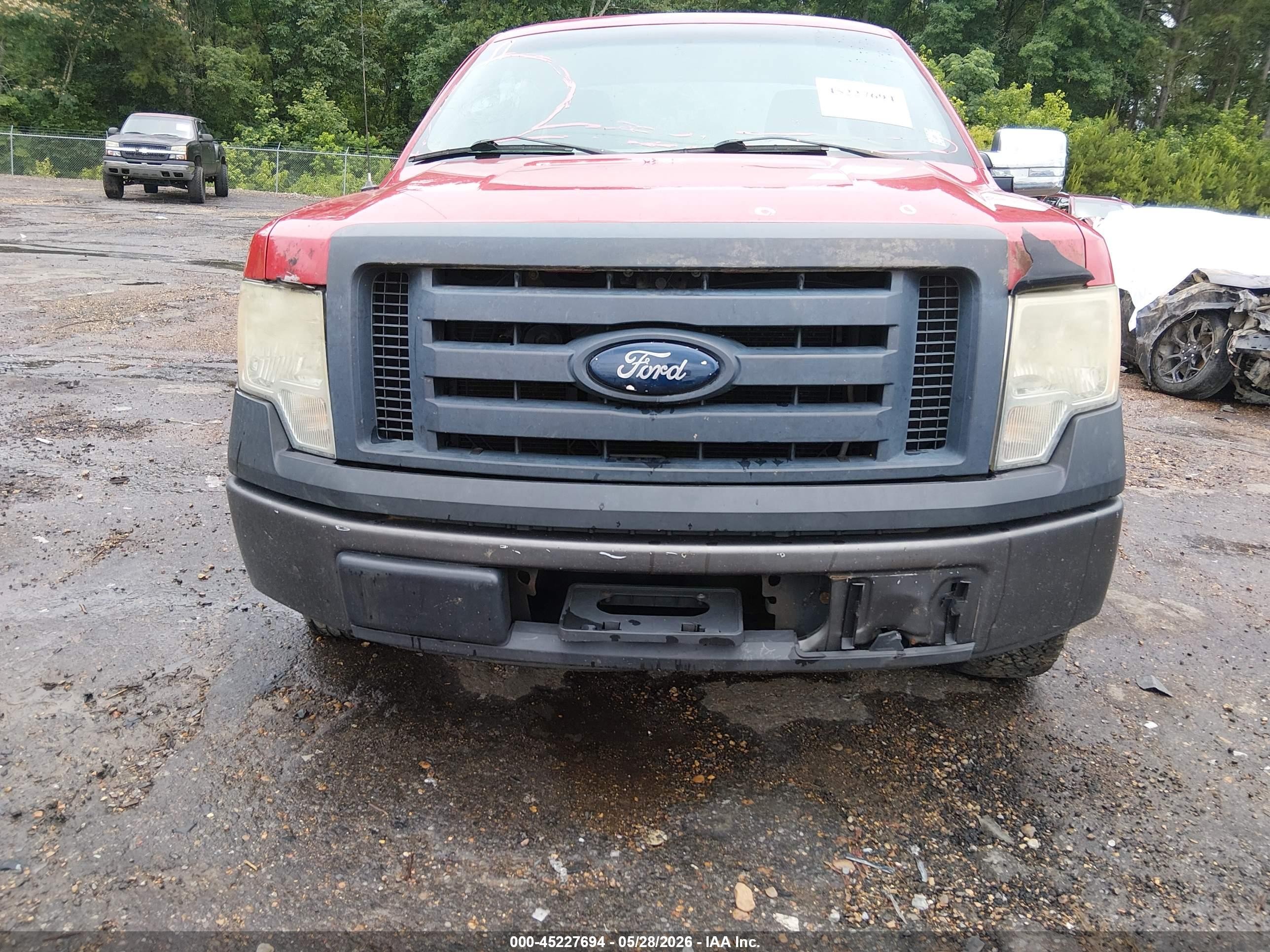 2009 Ford F-150 Xl/xlt Red vin: 1FTRF12869KB06016