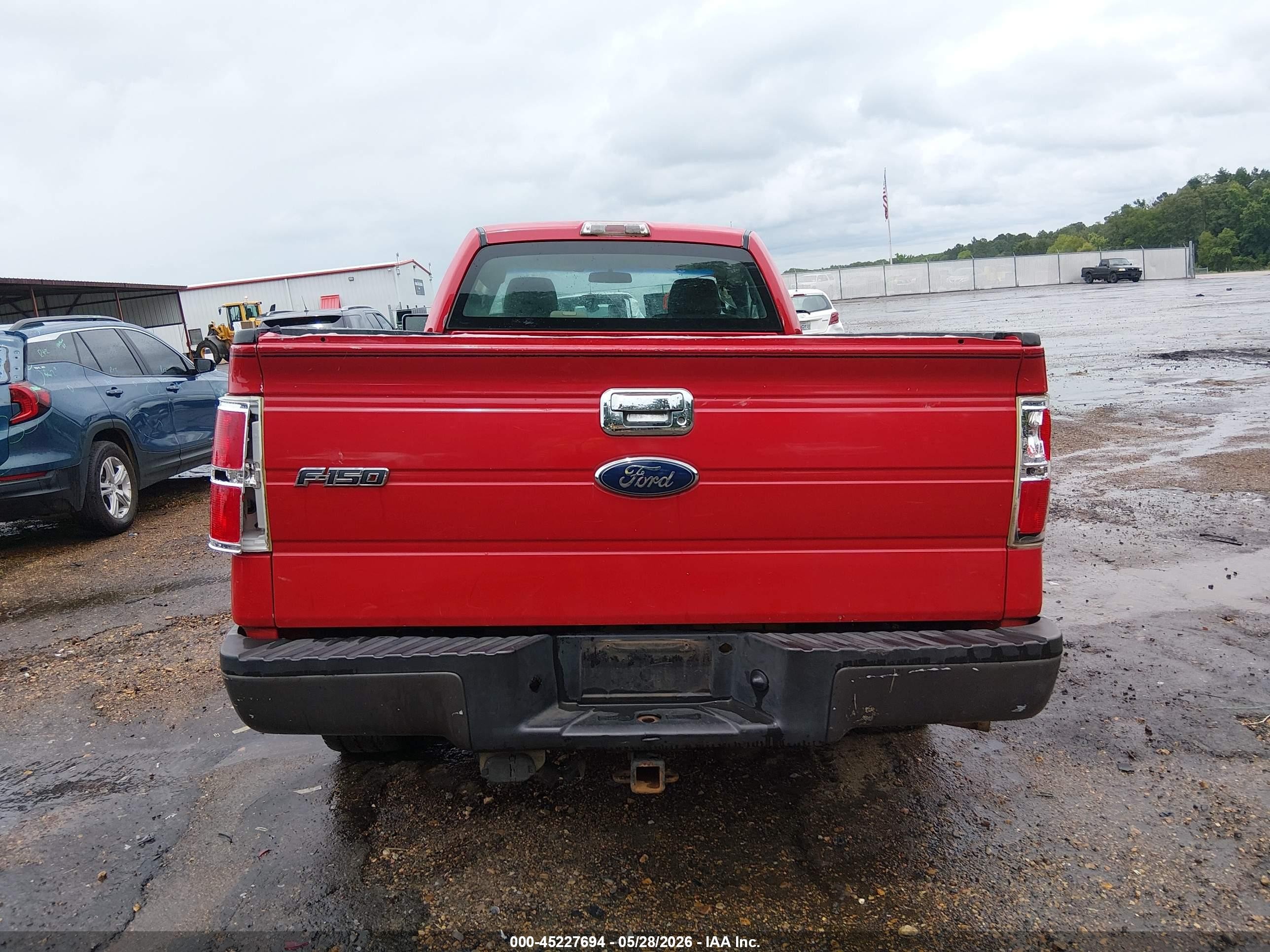 2009 Ford F-150 Xl/xlt Red vin: 1FTRF12869KB06016