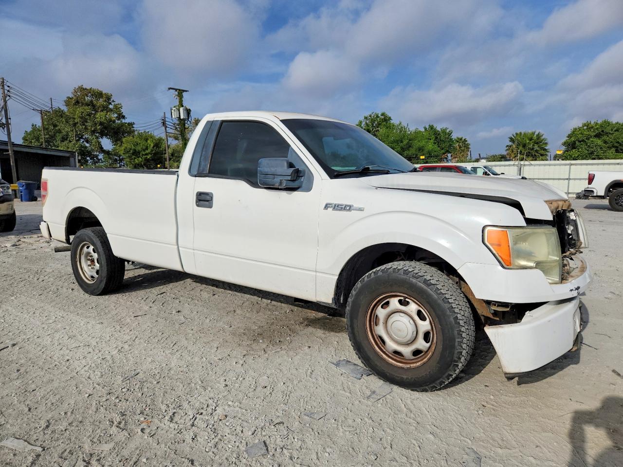 2009 Ford F150 Белый vin: 1FTRF12879KB57511