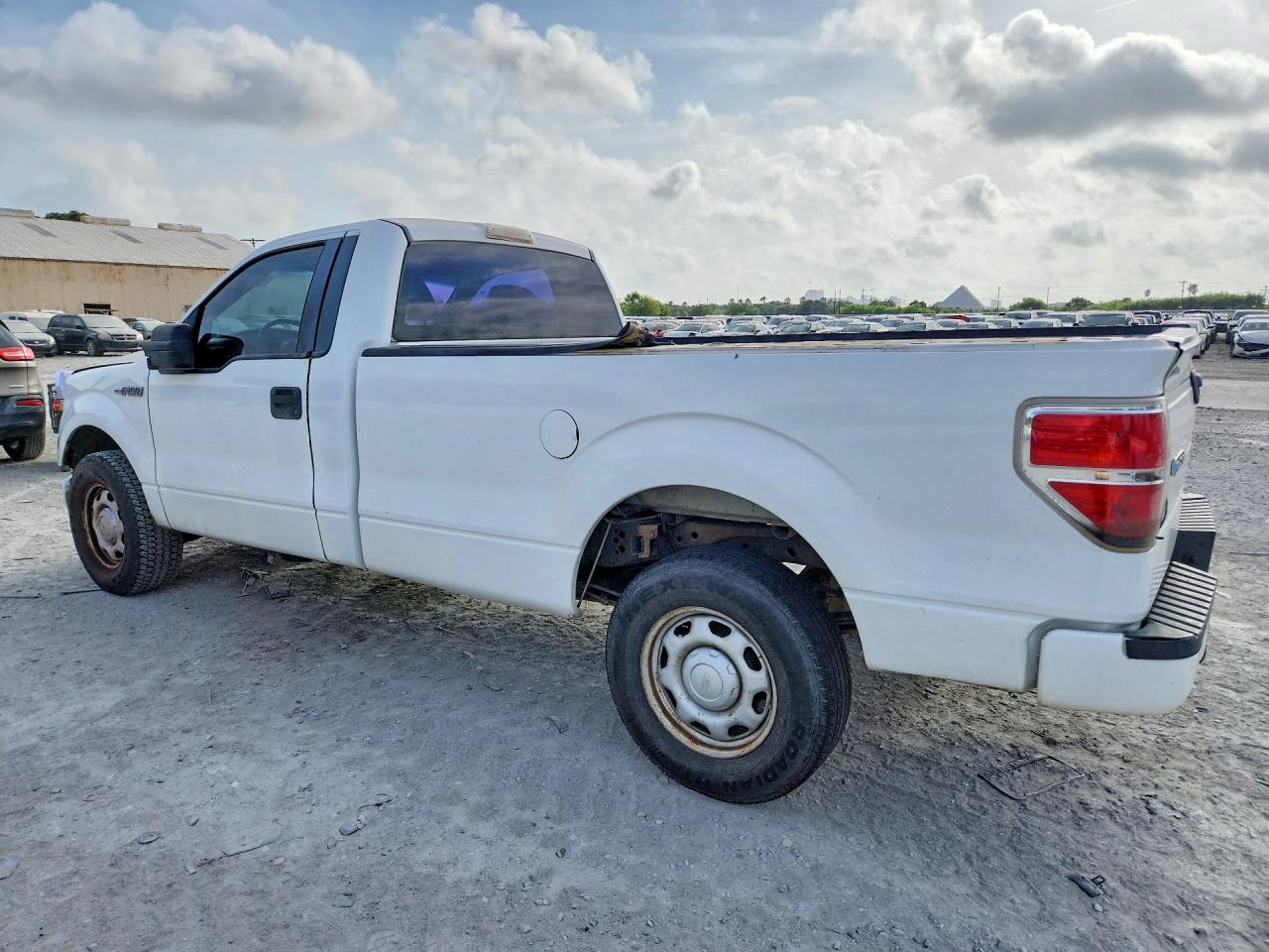 2009 Ford F150 Белый vin: 1FTRF12879KB57511