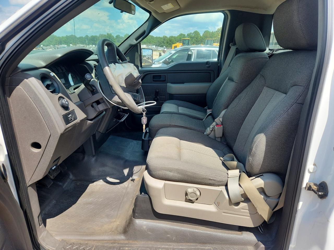 2009 Ford F150 Белый vin: 1FTRF12889KC82596
