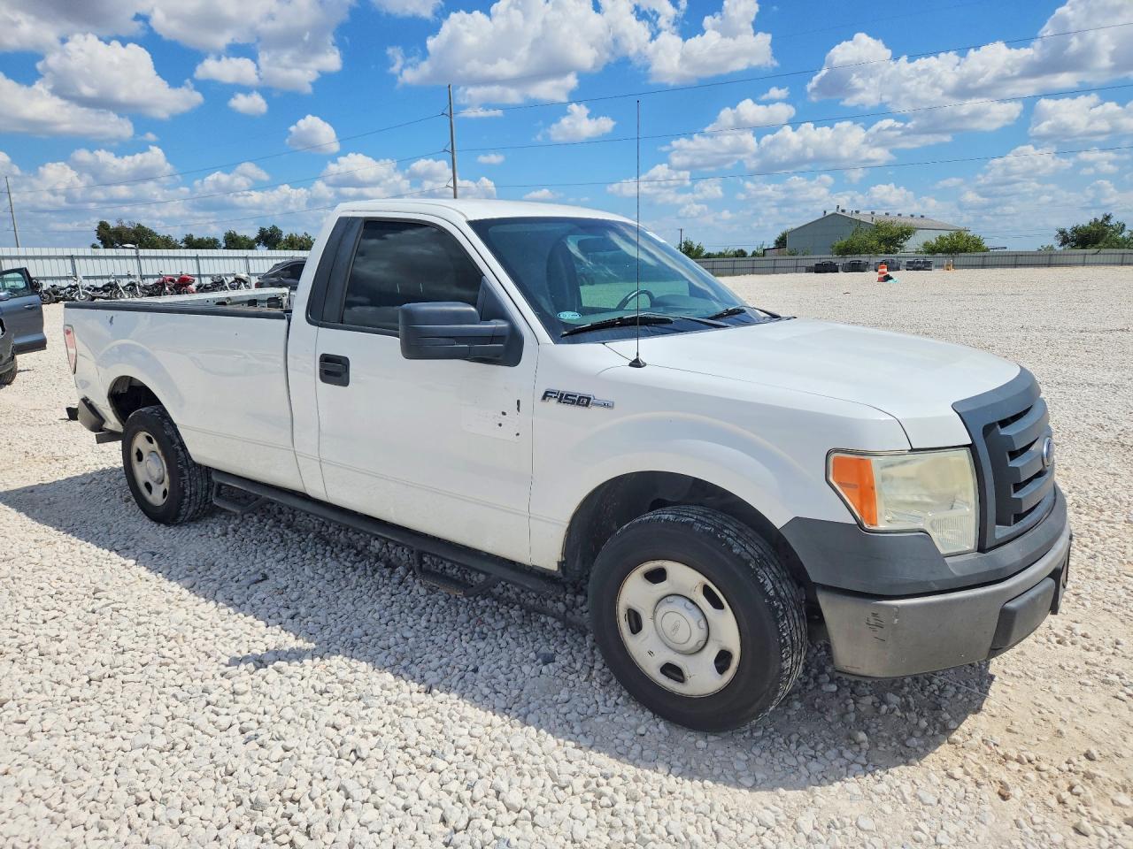 2009 Ford F150 White vin: 1FTRF128X9KA68760