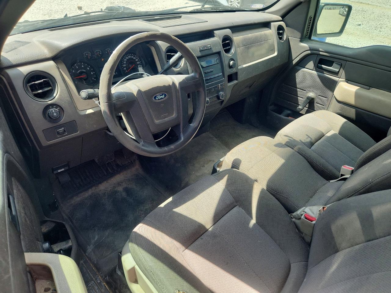 2009 Ford F150 White vin: 1FTRF128X9KA68760