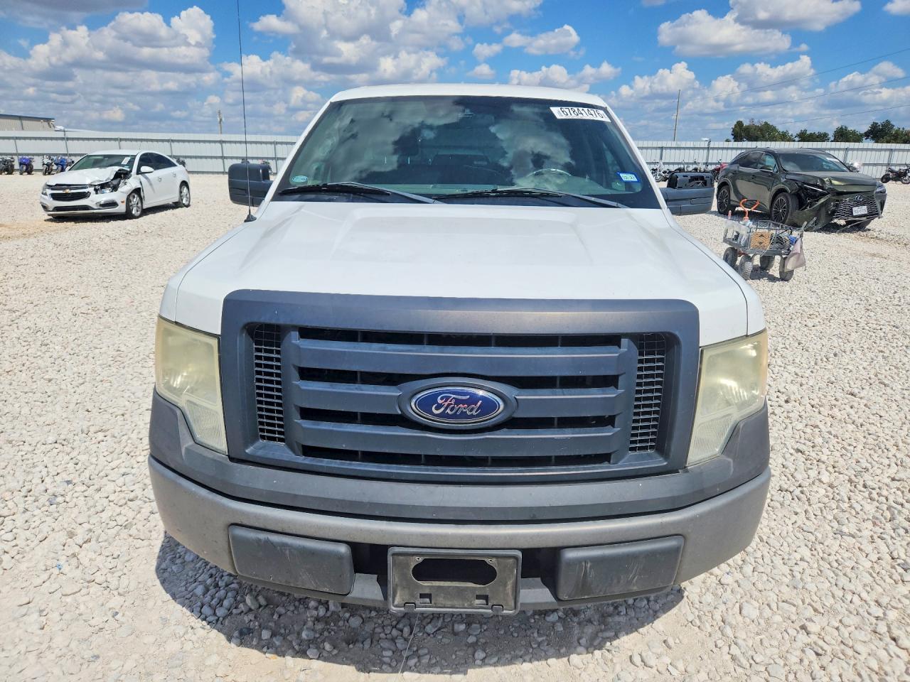 2009 Ford F150 White vin: 1FTRF128X9KA68760