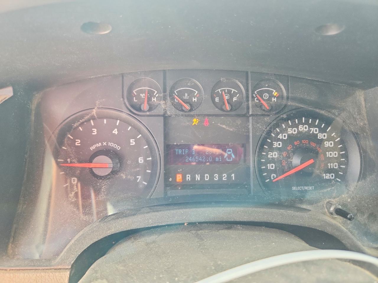 2009 Ford F150 White vin: 1FTRF128X9KA68760