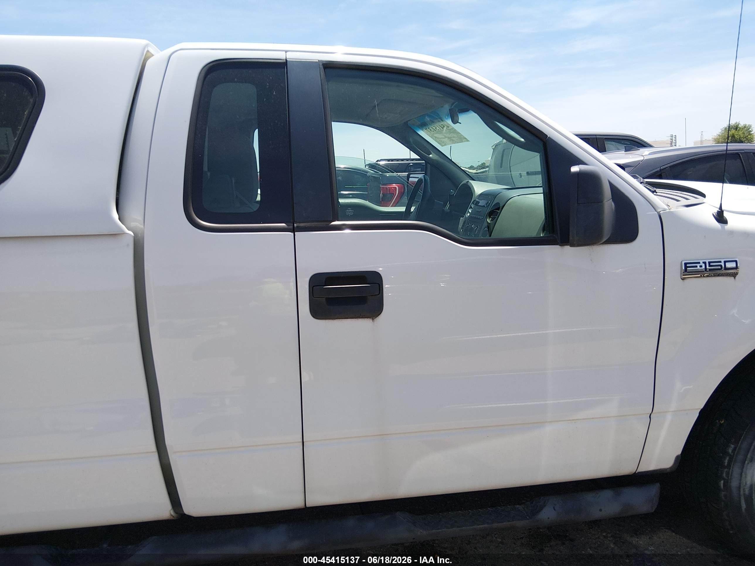 2007 Ford F-150 Stx/xl/xlt White vin: 1FTRF12V47KB92459