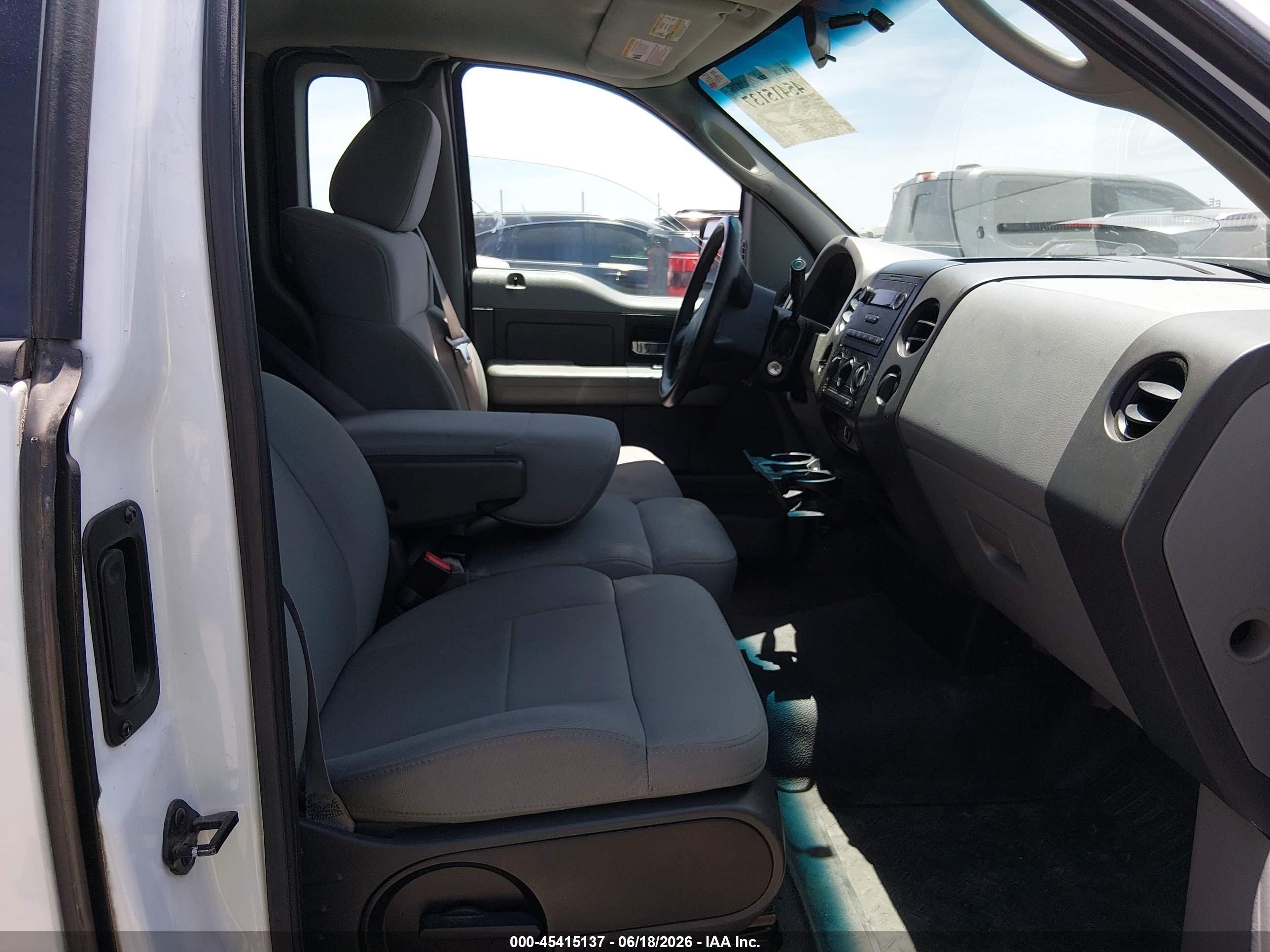 2007 Ford F-150 Stx/xl/xlt White vin: 1FTRF12V47KB92459