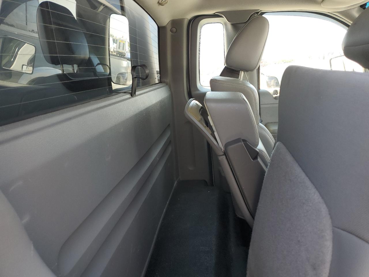 2004 Ford F150 White vin: 1FTRF12W14NB20508