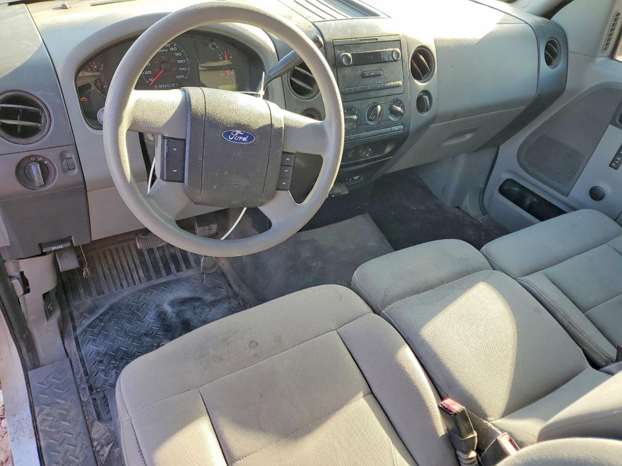 2004 Ford F150 White vin: 1FTRF12W14NB61690