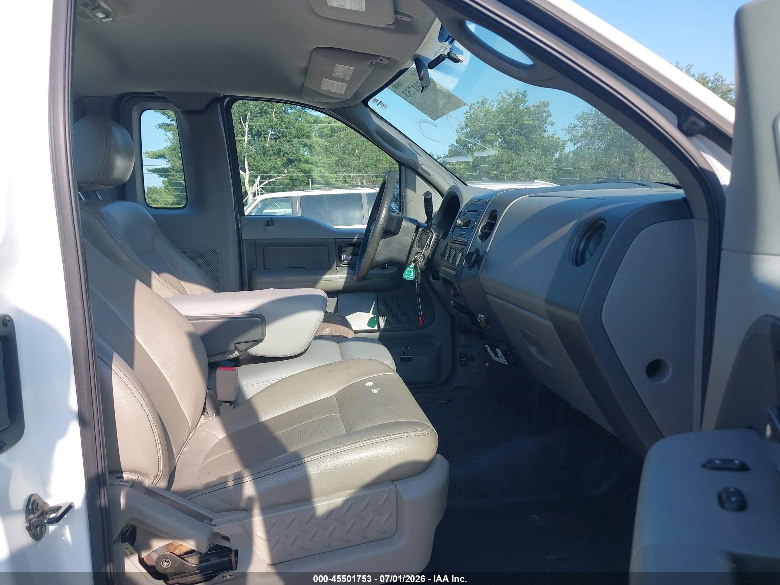 2005 Ford F-150 Stx/xl/xlt Белый vin: 1FTRF12W15NA81517