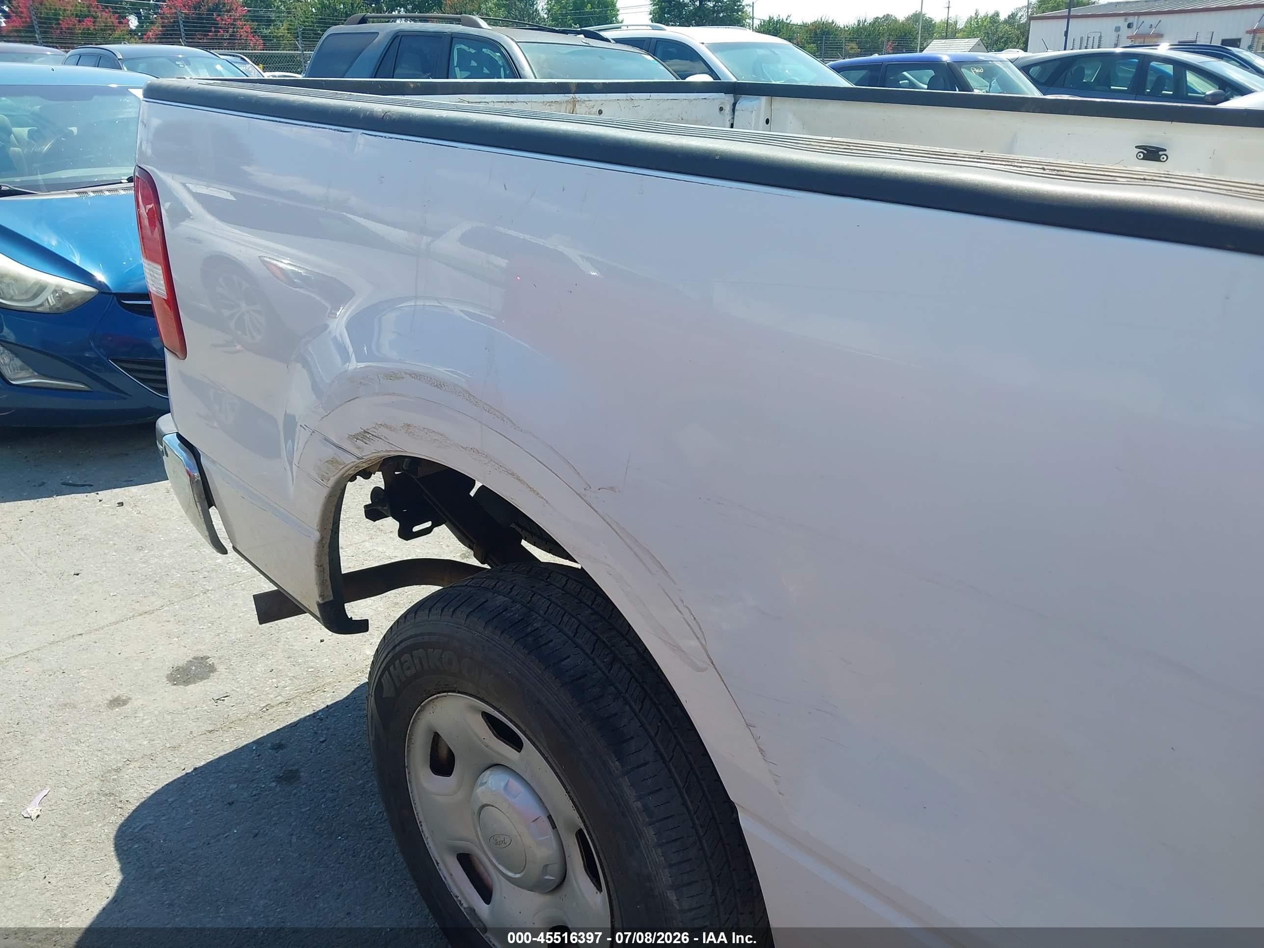2005 Ford F-150 Stx/xl/xlt White vin: 1FTRF12W25NB49047