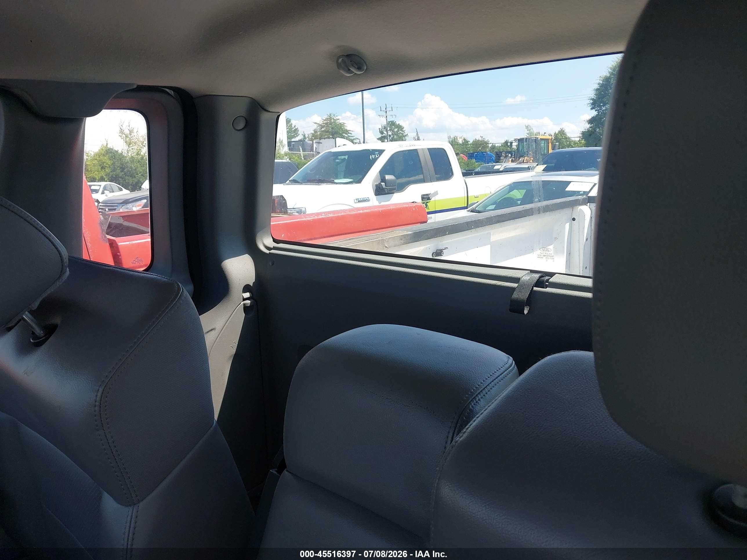 2005 Ford F-150 Stx/xl/xlt White vin: 1FTRF12W25NB49047