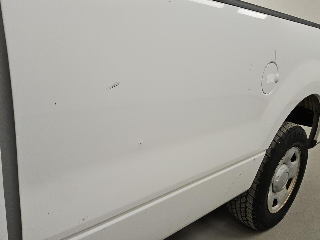 2007 Ford F150 Белый vin: 1FTRF12W27KD54209 Damage: Left Qtr Panel, Multiple Scratches Heavy, 3