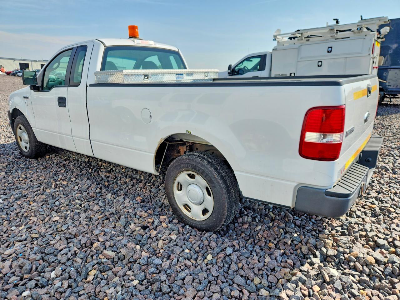 2007 Ford F150 Белый vin: 1FTRF12W27NA77401