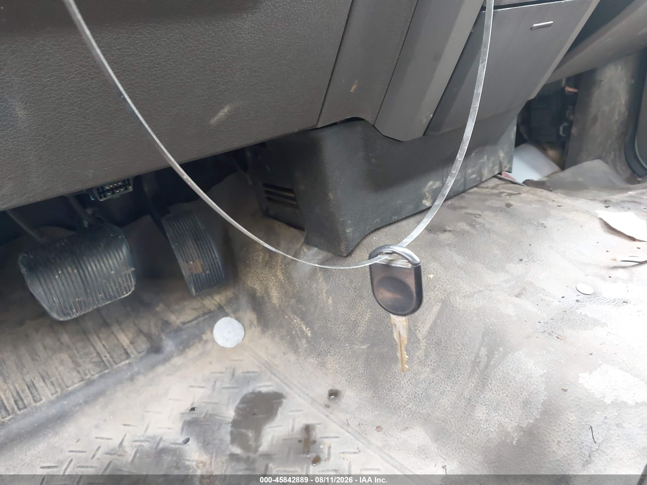 2009 Ford F-150 Stx/xl/xl W/midbox Prep/xlt/xlt W/midbox Prep White vin: 1FTRF12W29KB32093