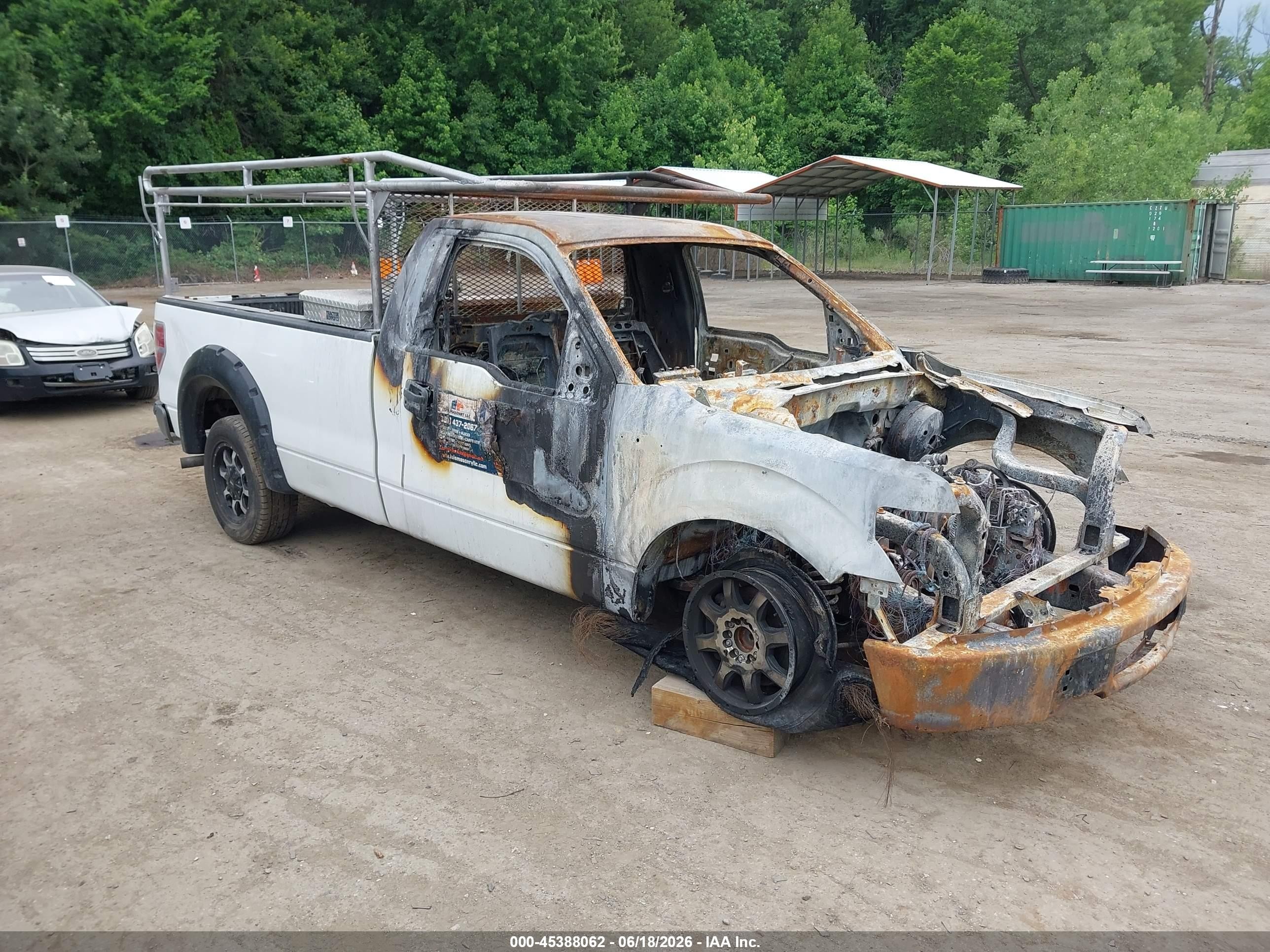 2009 Ford F-150   White vin: 1FTRF12W29KB42669
