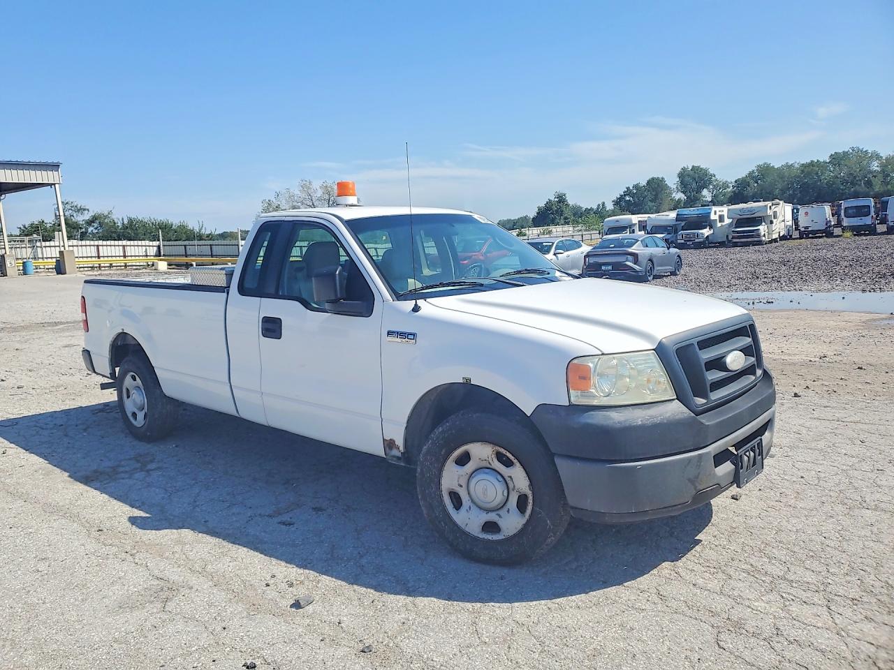 2007 Ford F150 White vin: 1FTRF12W37NA77424