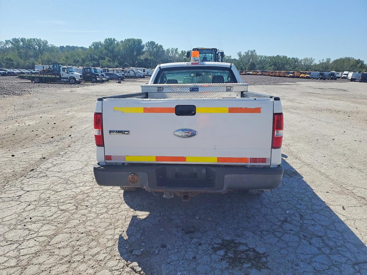 2007 Ford F150 White vin: 1FTRF12W37NA77424