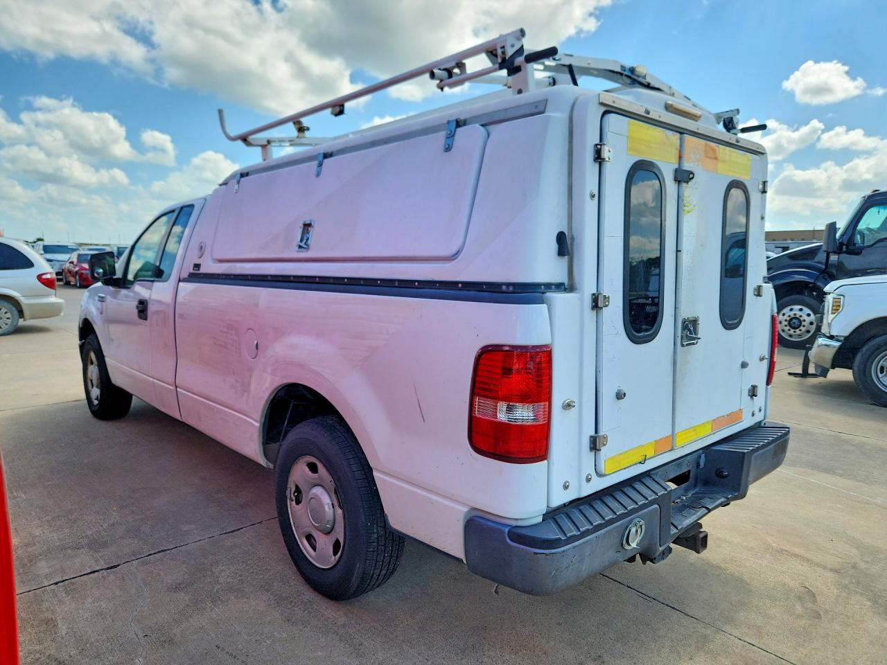 2008 Ford F150 White vin: 1FTRF12W38KB87893