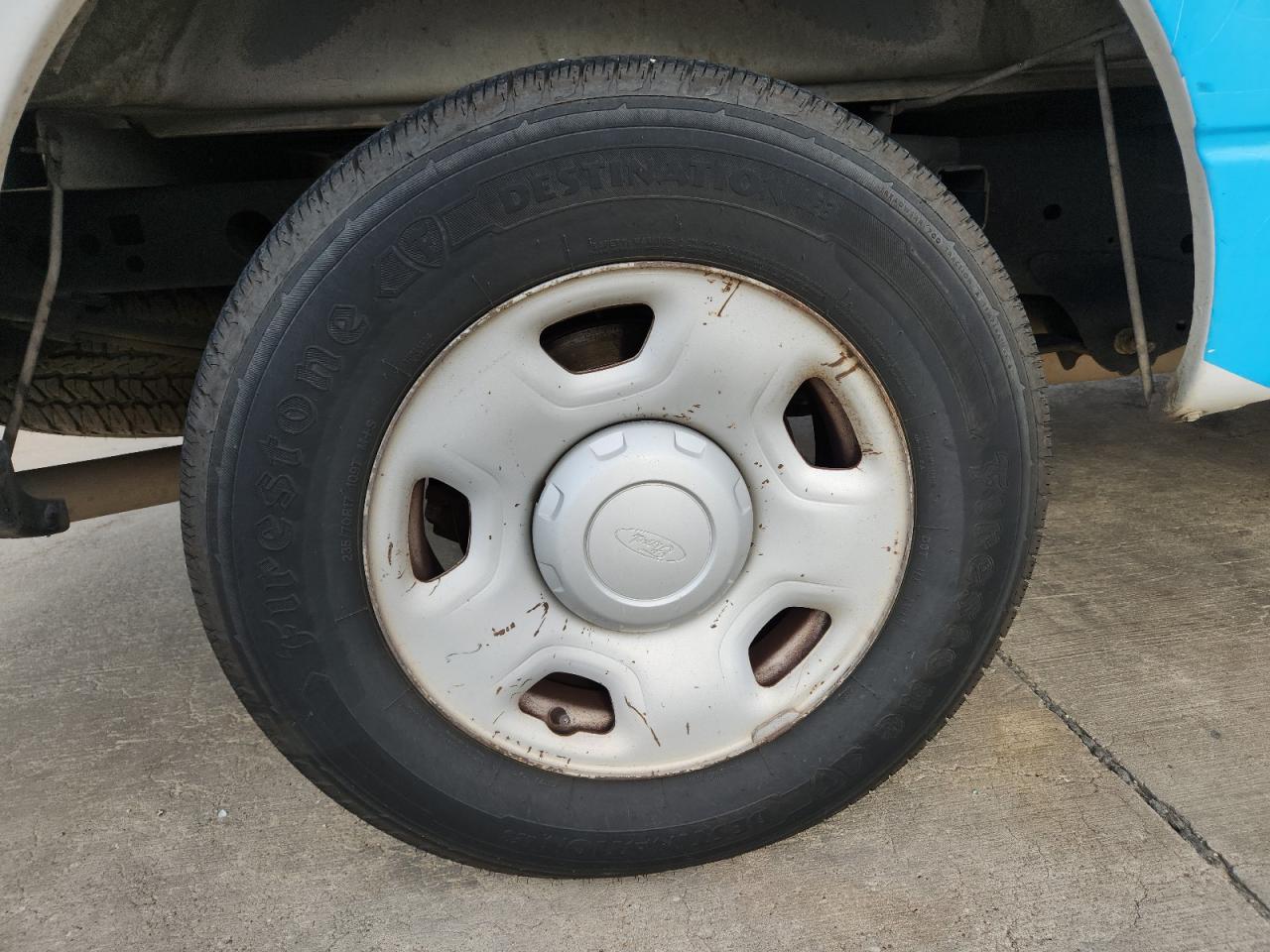 2008 Ford F150 White vin: 1FTRF12W38KB87893 Damage: Right Rear Wheel, Corrosion, > 12 Inches