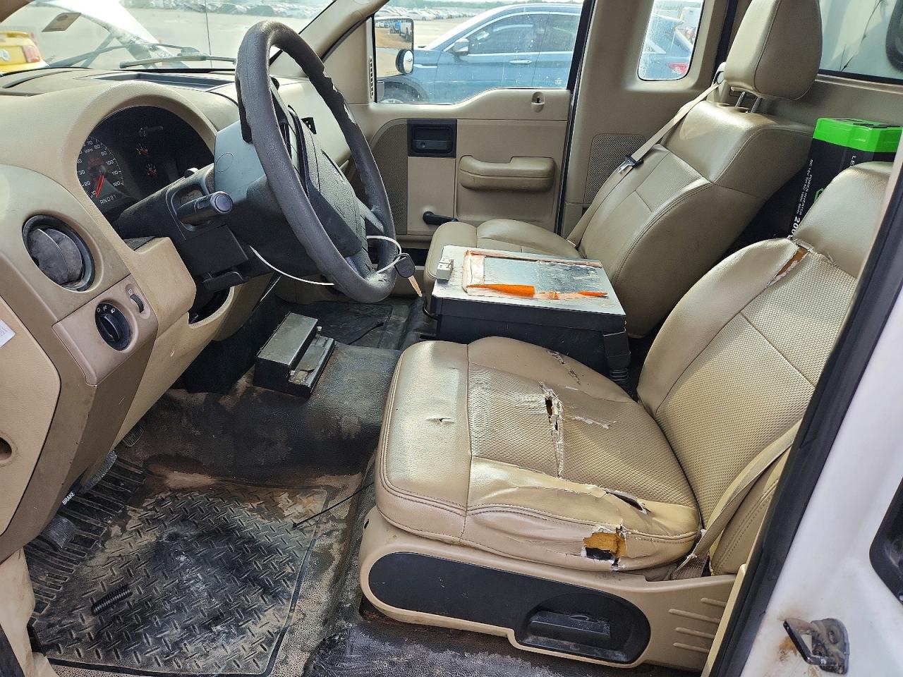 2008 Ford F150 White vin: 1FTRF12W38KB87893