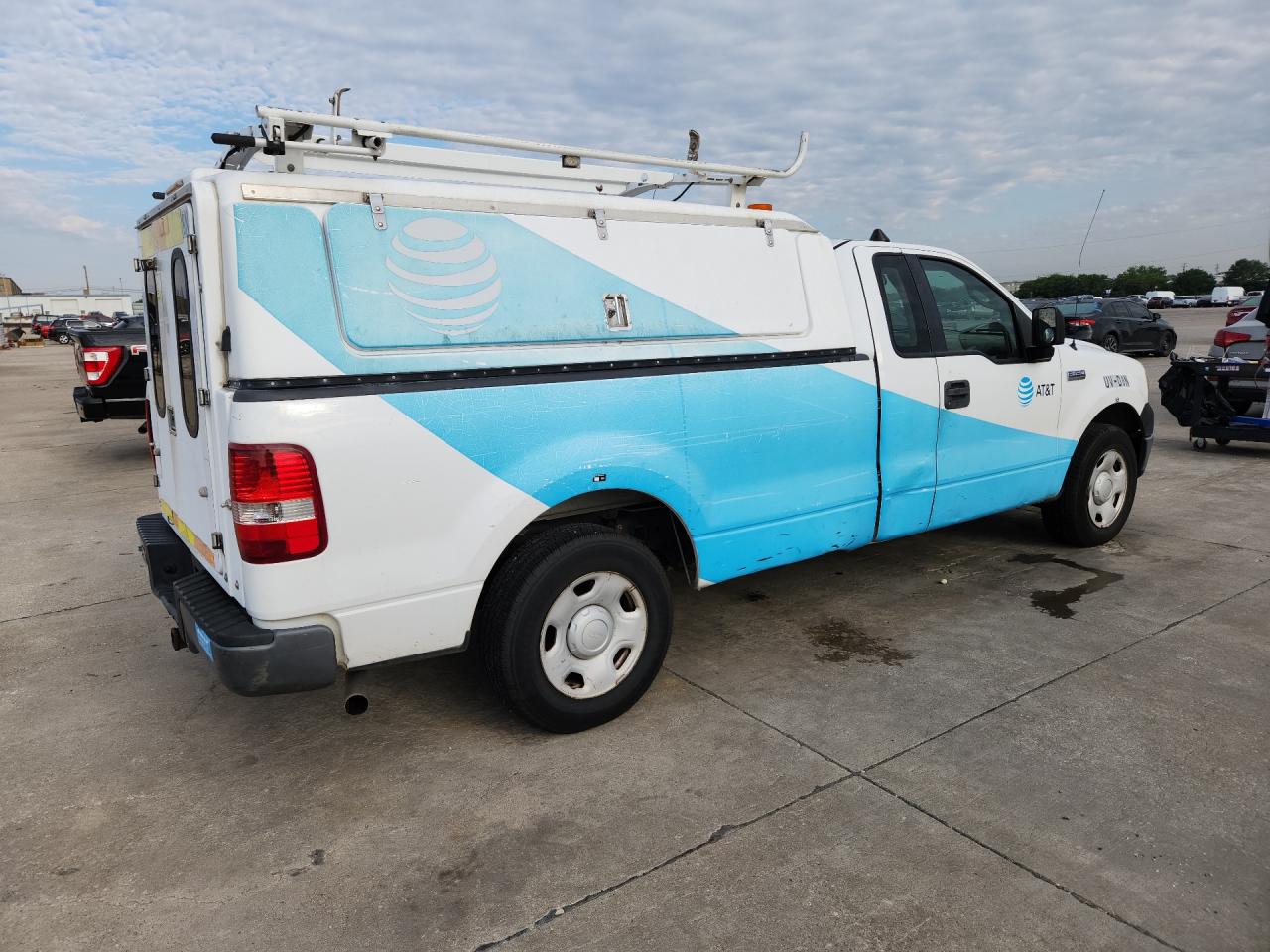 2008 Ford F150 White vin: 1FTRF12W38KB87893 Damage: Right Bed Side, Peeling, > 12 Inches