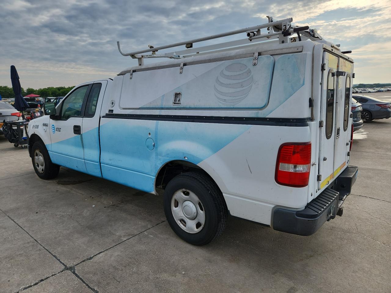 2008 Ford F150 White vin: 1FTRF12W38KB87893 Damage: Left Bed Side, Multiple Dents/Paint Damage, 4