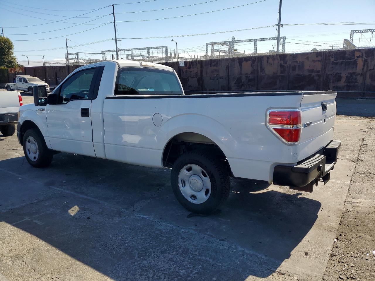 2009 Ford F150 White vin: 1FTRF12W39KA82854