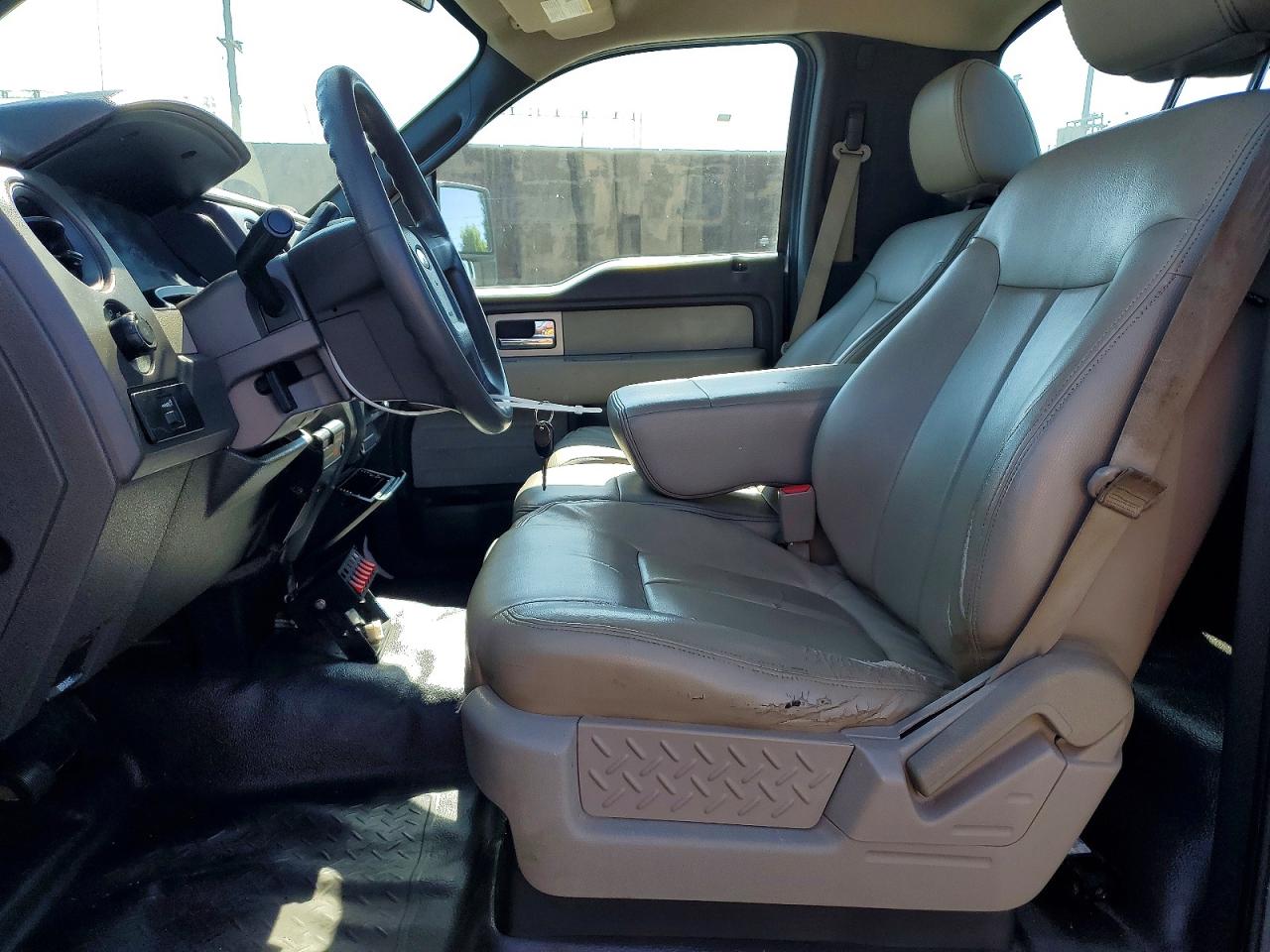 2009 Ford F150 White vin: 1FTRF12W39KA82854