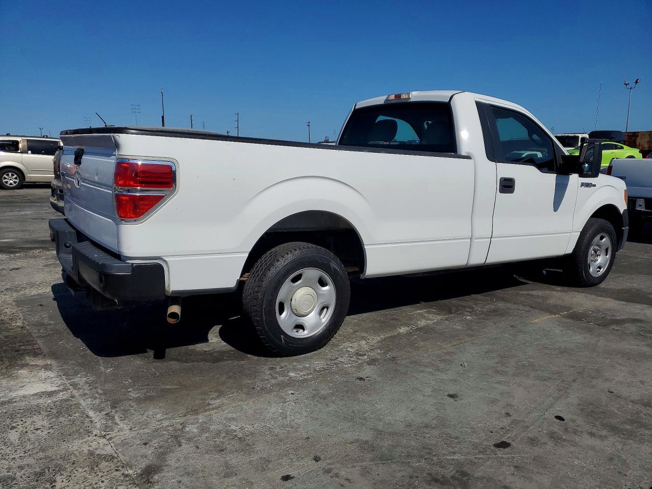 2009 Ford F150 White vin: 1FTRF12W39KA82854