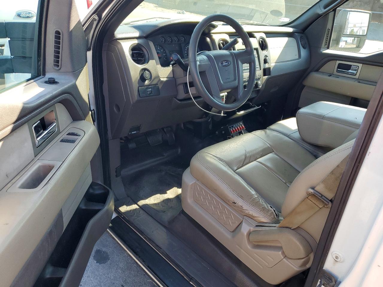 2009 Ford F150 White vin: 1FTRF12W39KA82854