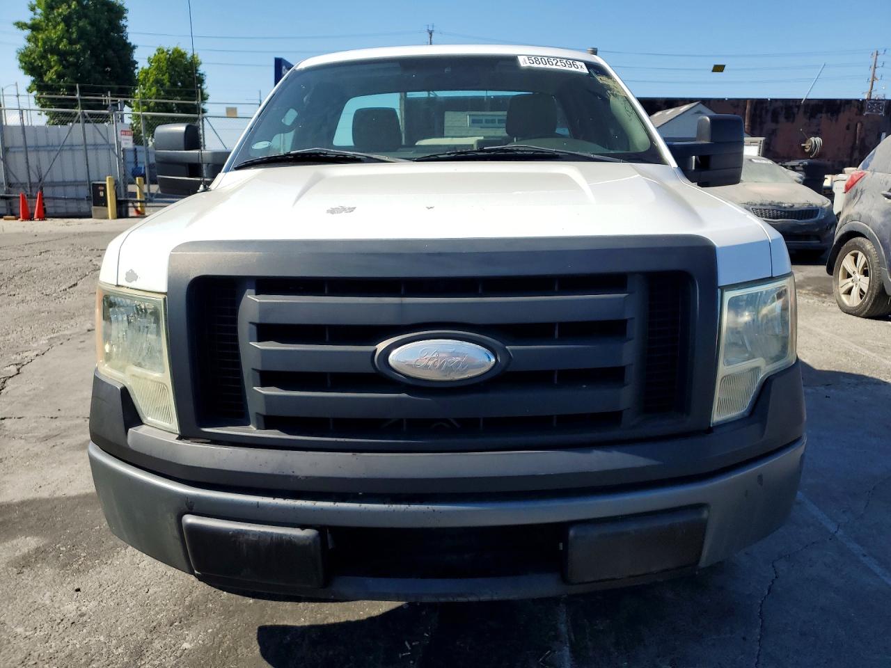 2009 Ford F150 White vin: 1FTRF12W39KA82854