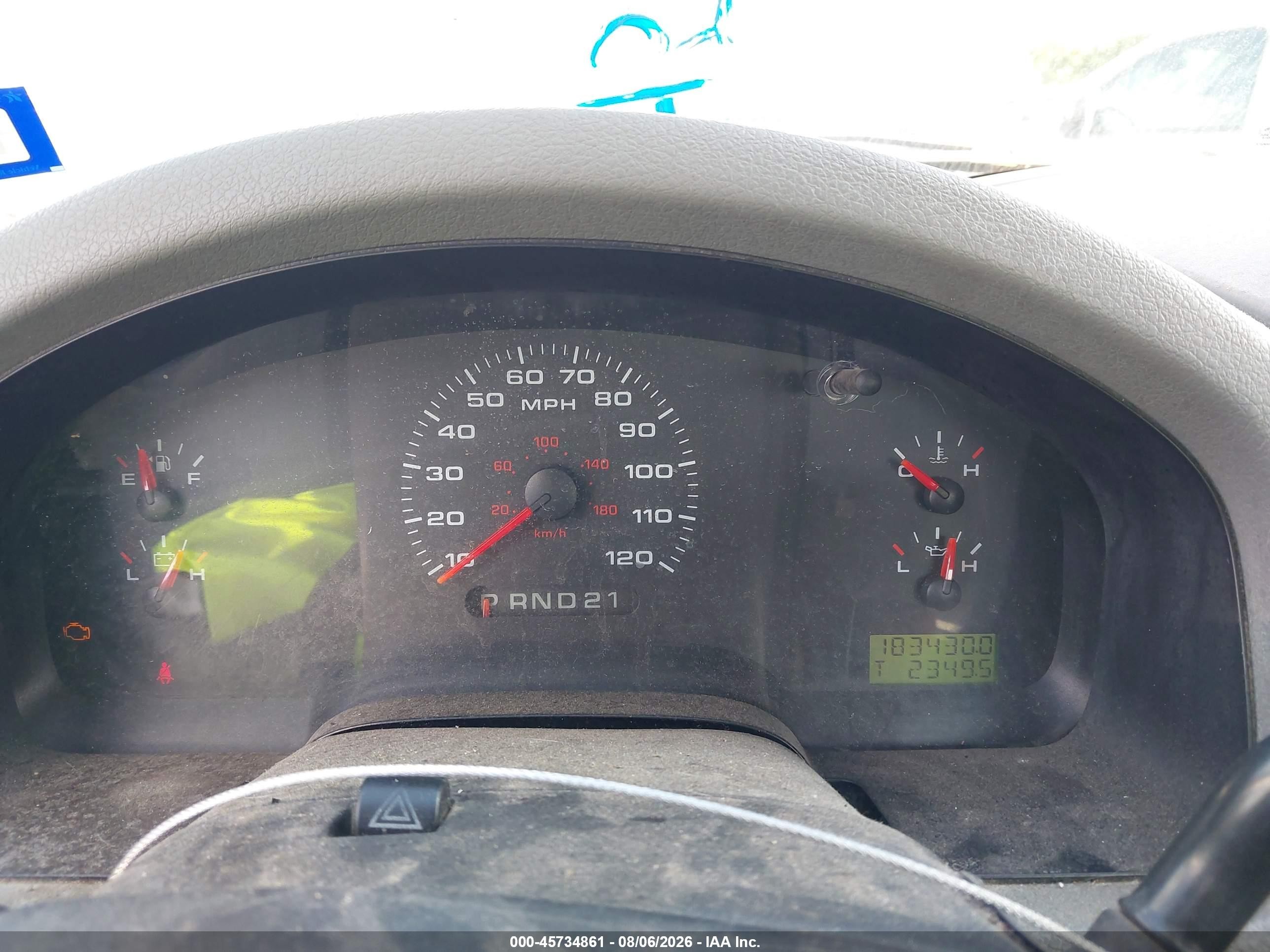 2005 Ford F-150 Stx/xl/xlt Белый vin: 1FTRF12W45NB01095