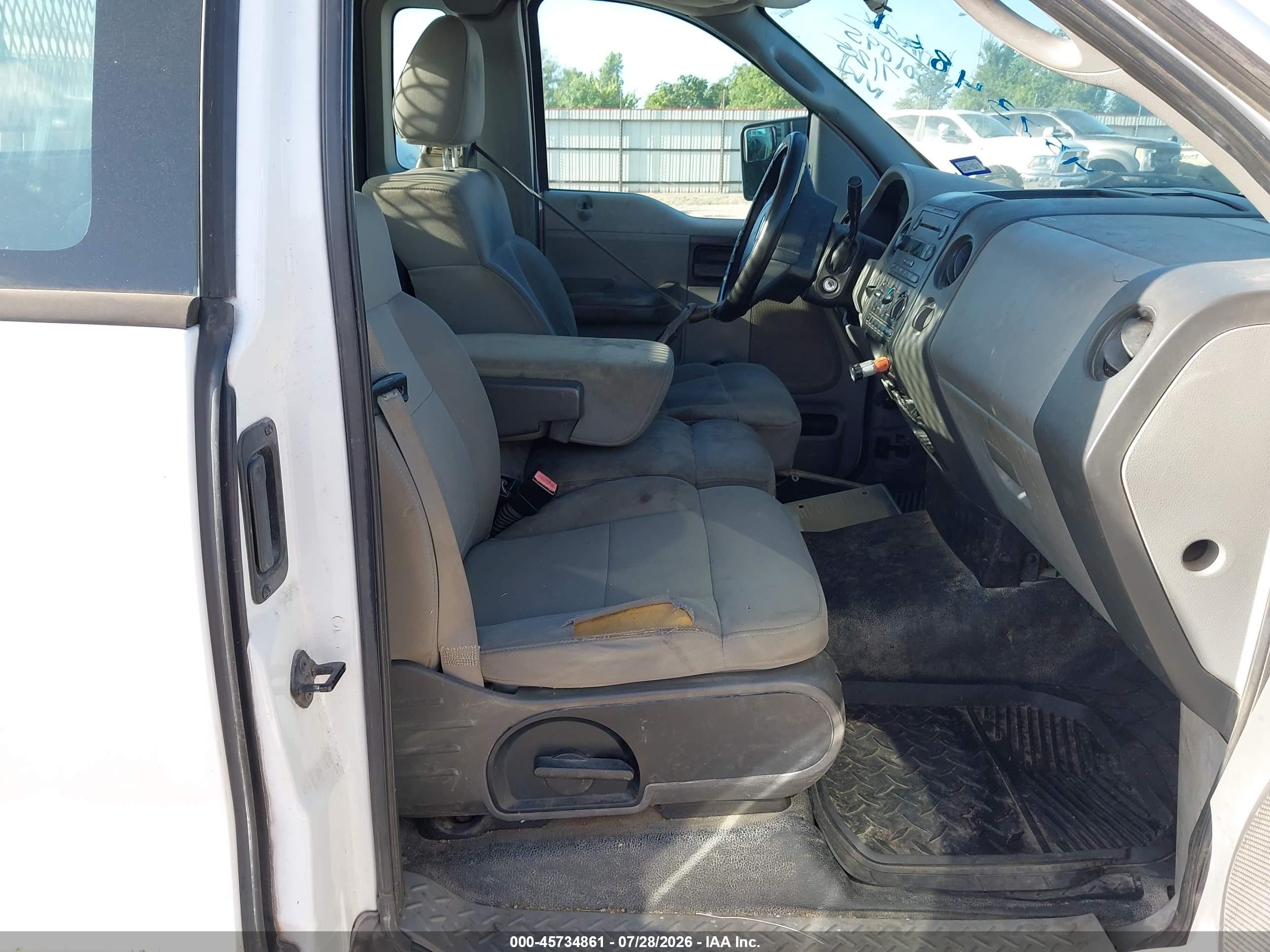 2005 Ford F-150 Stx/xl/xlt Белый vin: 1FTRF12W45NB01095