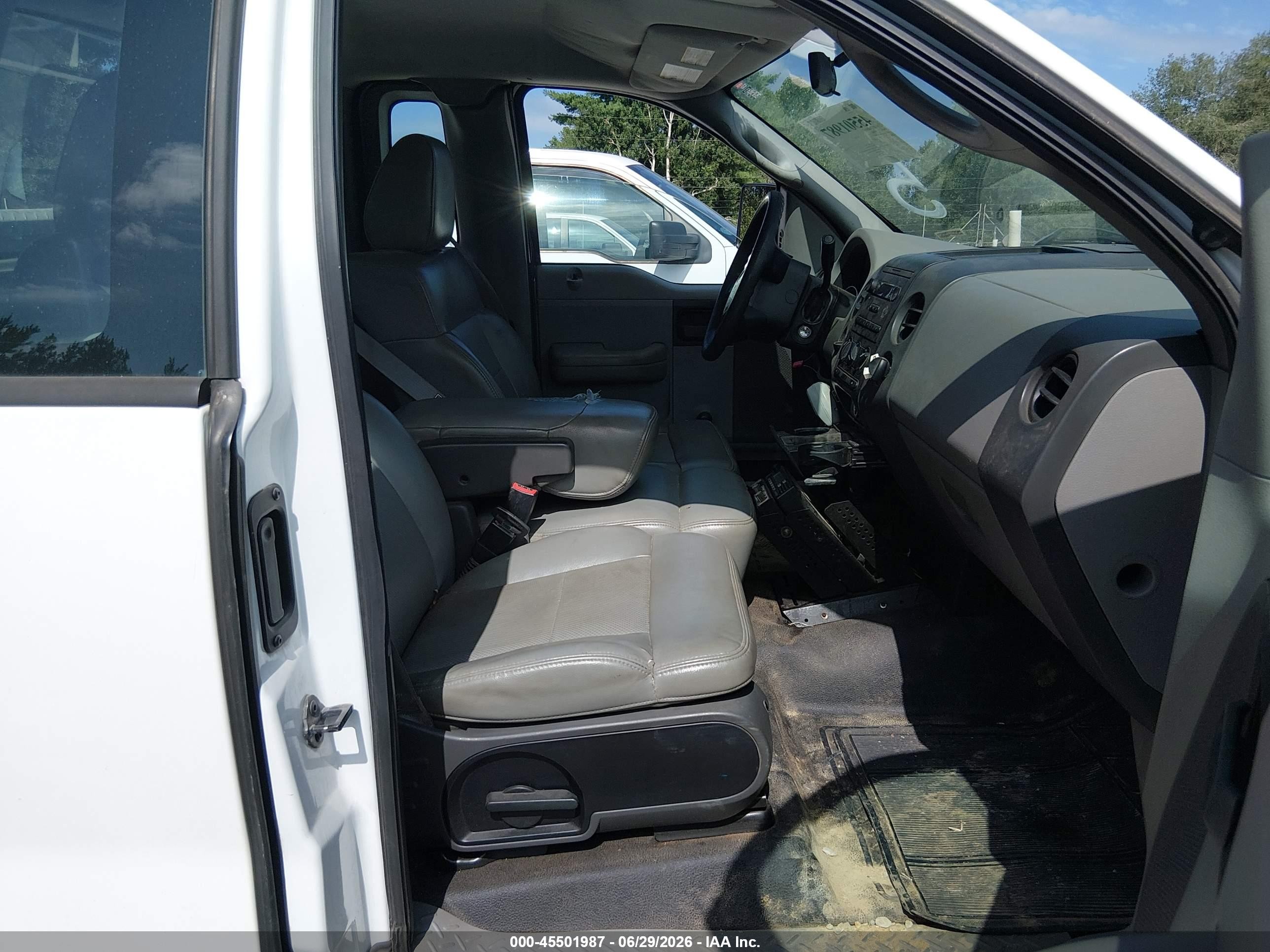 2007 Ford F-150 Stx/xl/xlt Белый vin: 1FTRF12W47NA74077